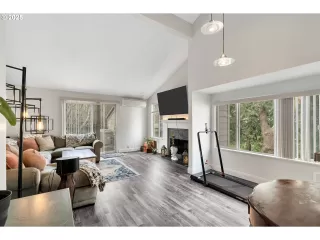 Photo #6: 764694051 Listing