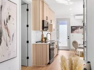 Photo #4: 764840046 Listing