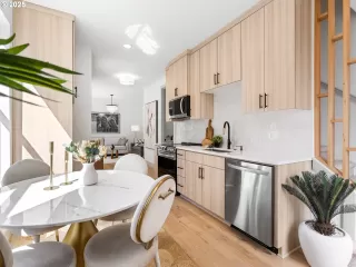 Photo #6: 764840046 Listing