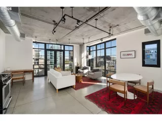 Photo #3: 765637063 Listing