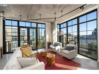 Photo #4: 765637063 Listing