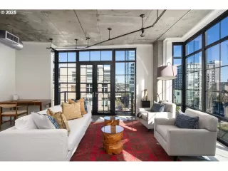 Photo #5: 765637063 Listing