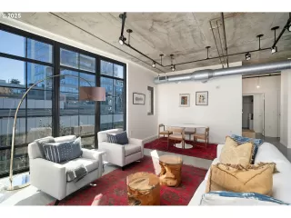 Photo #6: 765637063 Listing