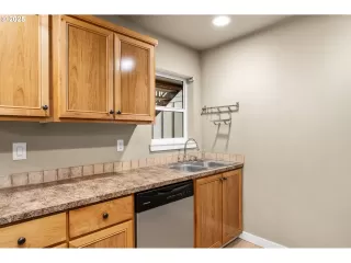 Photo #6: 765777006 Listing 