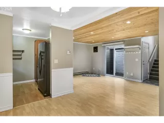 Photo #5: 767327079 Listing