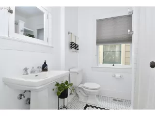 Photo #4: 767951815 Listing