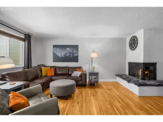 Photo #5: 768274373 Listing 