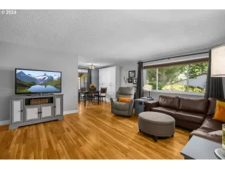 Photo #6: 768274373 Listing 