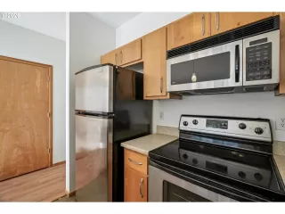 Photo #3: 768647981 Listing