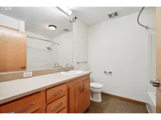 Photo #4: 768647981 Listing