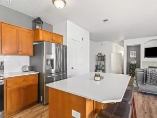 Photo #6: 768782341 Listing 