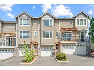 Browse active condo listings in TIMBERLAND RESERVE