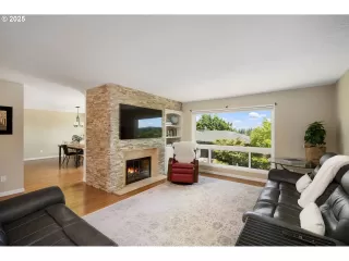 Photo #2: 769573233 Listing