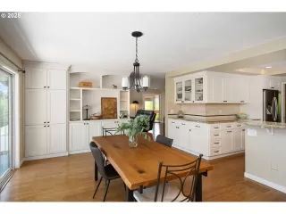 Photo #5: 769573233 Listing