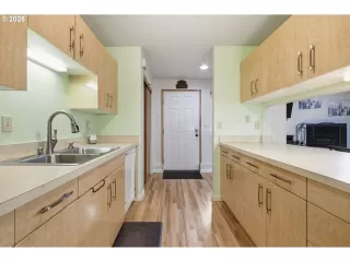 Photo #3: 769663642 Listing 