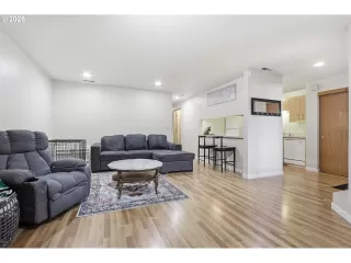 Photo #4: 769663642 Listing 