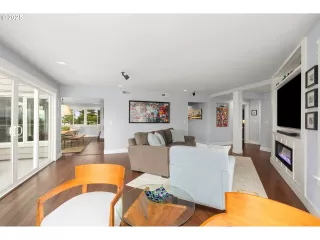 Photo #3: 769777266 Listing