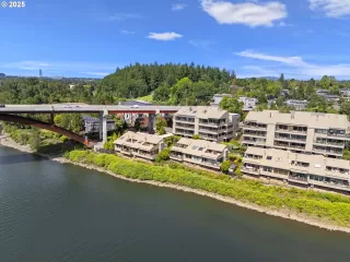 Photo #3: 769895442 Listing 