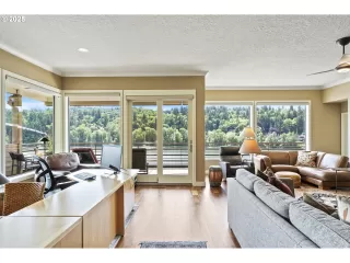 Photo #5: 769895442 Listing 