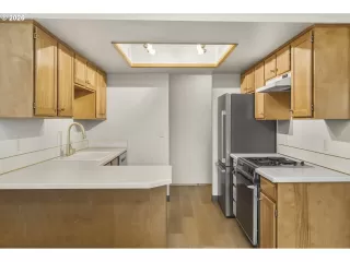 Photo #5: 769995195 Listing 