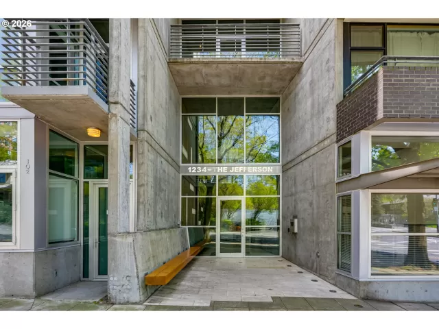 MLS: 770324992 Condo For Sale