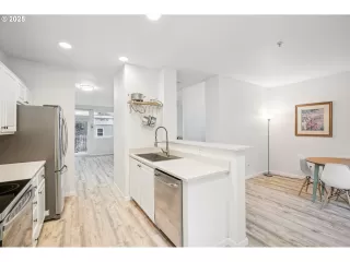 Photo #4: 770571692 Listing 