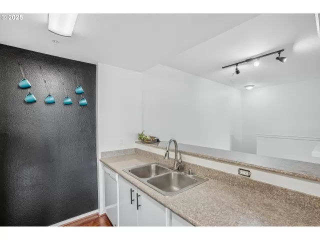 MLS: 770884238 Condo For Sale