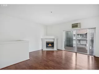 Photo #6: 770884238 Listing