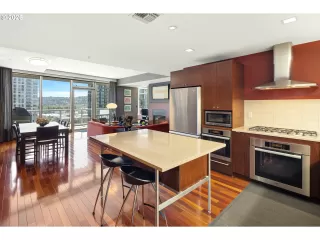 Photo #1: 772570946 Listing 