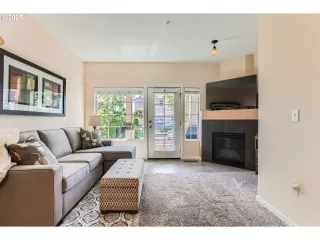 Photo #3: 772783587 Listing