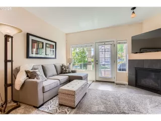 Photo #5: 772783587 Listing