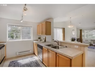 Photo #3: 773281535 Listing