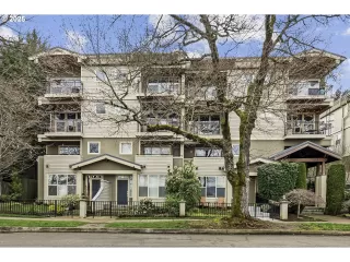 More Details about MLS # 773718805 : 3129 N WILLAMETTE BLVD 205