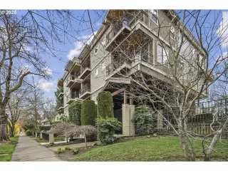 Photo #2: 773718805 Listing