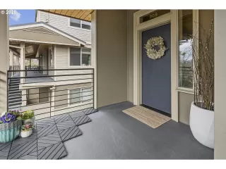 Photo #6: 773718805 Listing