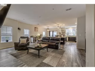 Photo #2: 773965250 Listing