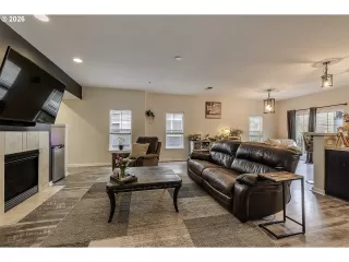 Photo #3: 773965250 Listing