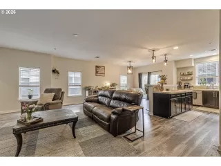 Photo #4: 773965250 Listing