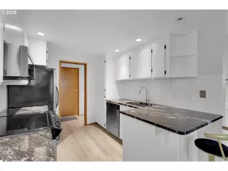 Photo #3: 774241423 Listing 