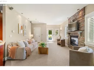Photo #3: 775988074 Listing