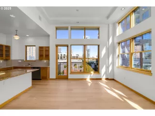 Photo #5: 776057770 Listing 