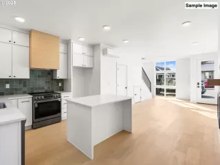 Photo #3: 776142357 Listing 