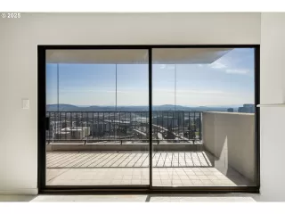 Photo #3: 776250502 Listing 