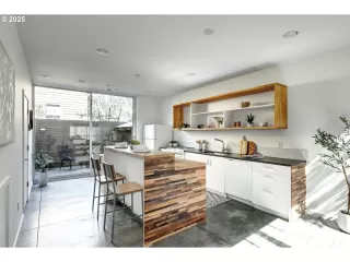 Photo #1: 776371307 Listing 