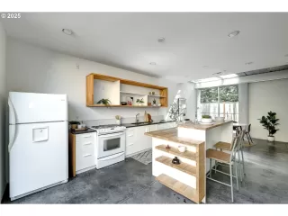 Photo #5: 776371307 Listing 