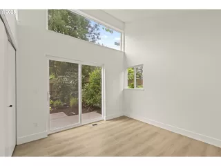 Photo #4: 776472793 Listing