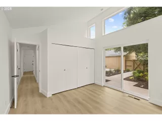 Photo #5: 776472793 Listing