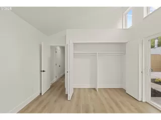 Photo #6: 776472793 Listing