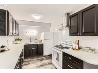 Photo #5: 776602475 Listing 