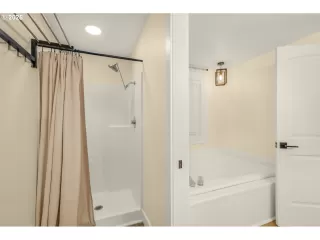 Photo #5: 776852137 Listing